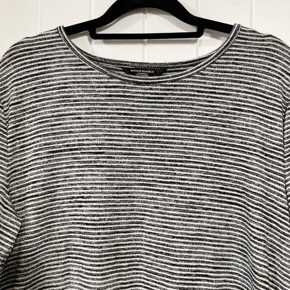 BANANA REPUBLIC Black white striped thin knit top ~ Stretchy MEDIUM LARGE tee - Picture 3 of 11